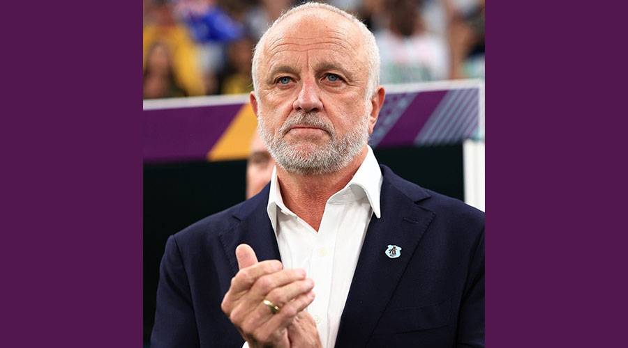 مطالبات بمنح المدرب أرنولد الجنسية العراقية