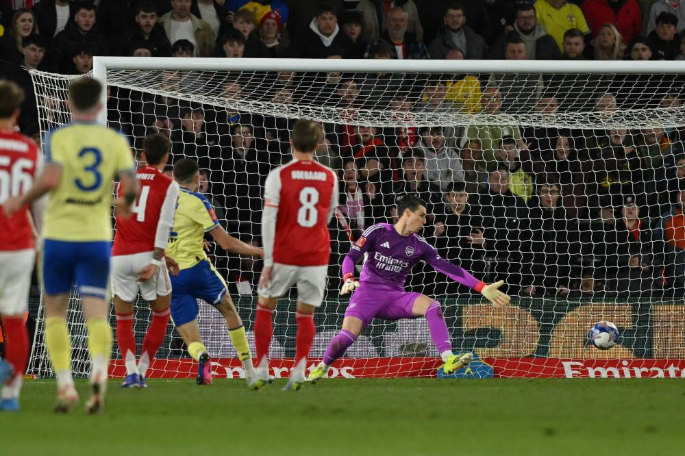 روس ستيوارت يهز شباك كيبا 