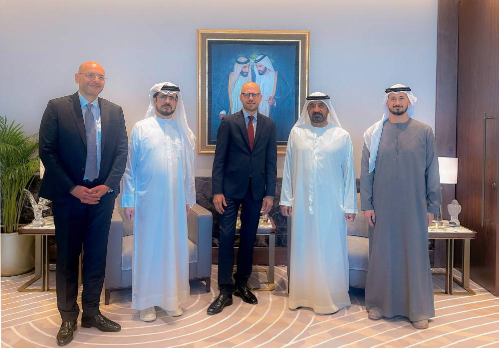 أحمد بن سعيد ورئيس «سيمنس للطاقة» يبحثان التعاون