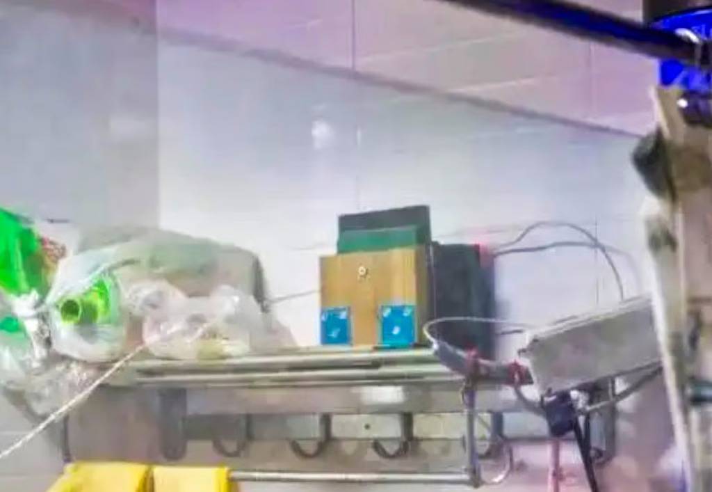 أجهزة تم تركيبها للبث 