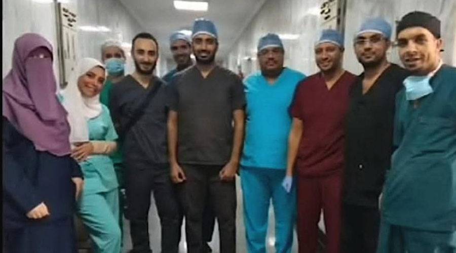 فريق مصري ينقذ قلب طفل اخترقه مسمار معدني