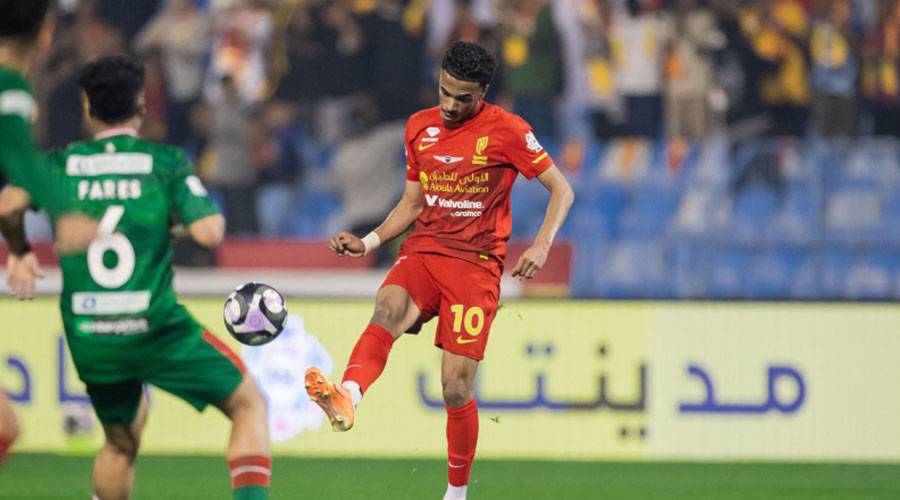 معركة فنية بين الشهري وبريندان.. و«ديربي» ثأري بين الاتفاق والقادسية