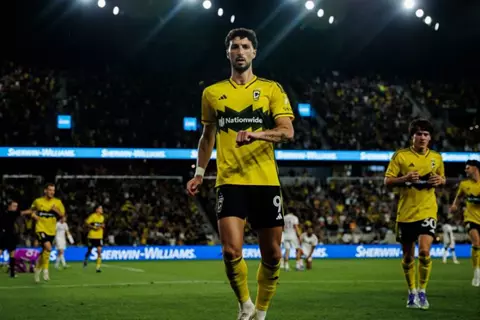 وسام أبو علي يعادل ميسي في صدارة هدافي الدوري الأمريكي