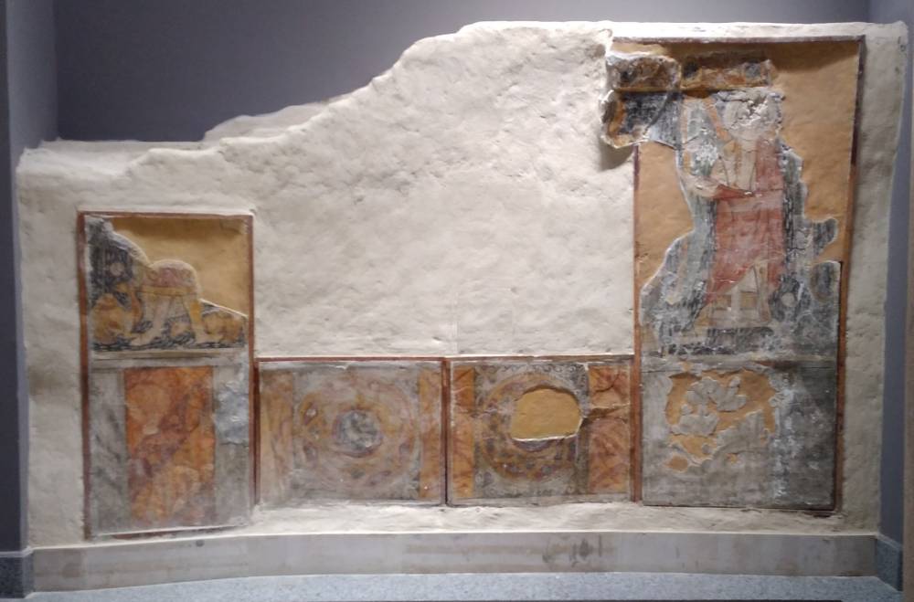 يتزامن مع عدة مناسبات.. 24 قطعة أثرية في معرض مصر الشهري