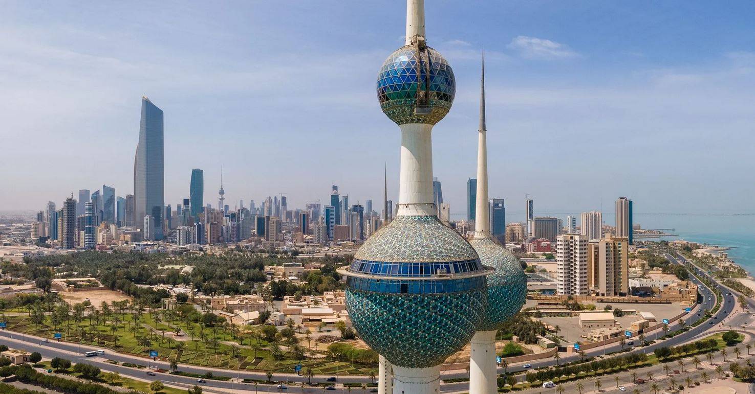 الكويت تخمد حريقي مجمع الوزارات والقطاع النفطي دون إصابات