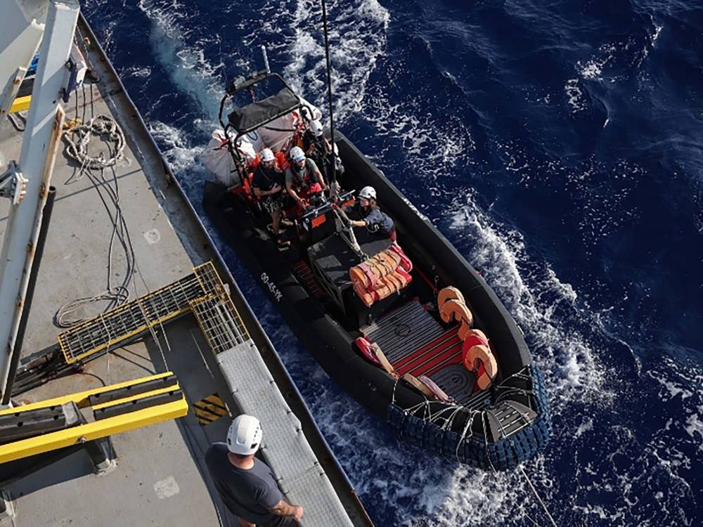 إنقاذ 32 مهاجراً وفقدان 71 آخرين قبالة سواحل إيطاليا