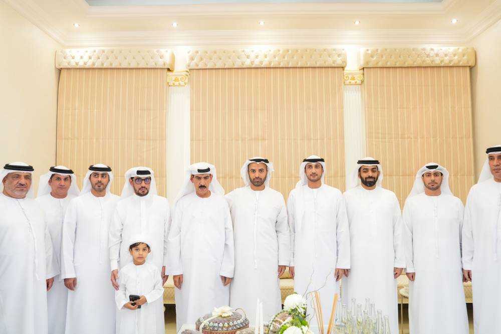 محمد بن سعود يحضر مأدبة غداء محمد الزعابي