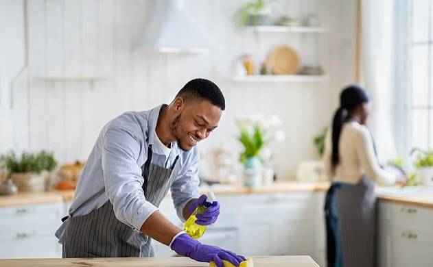 استنشاق بخاخات التنظيف أخطر من ابتلاعها