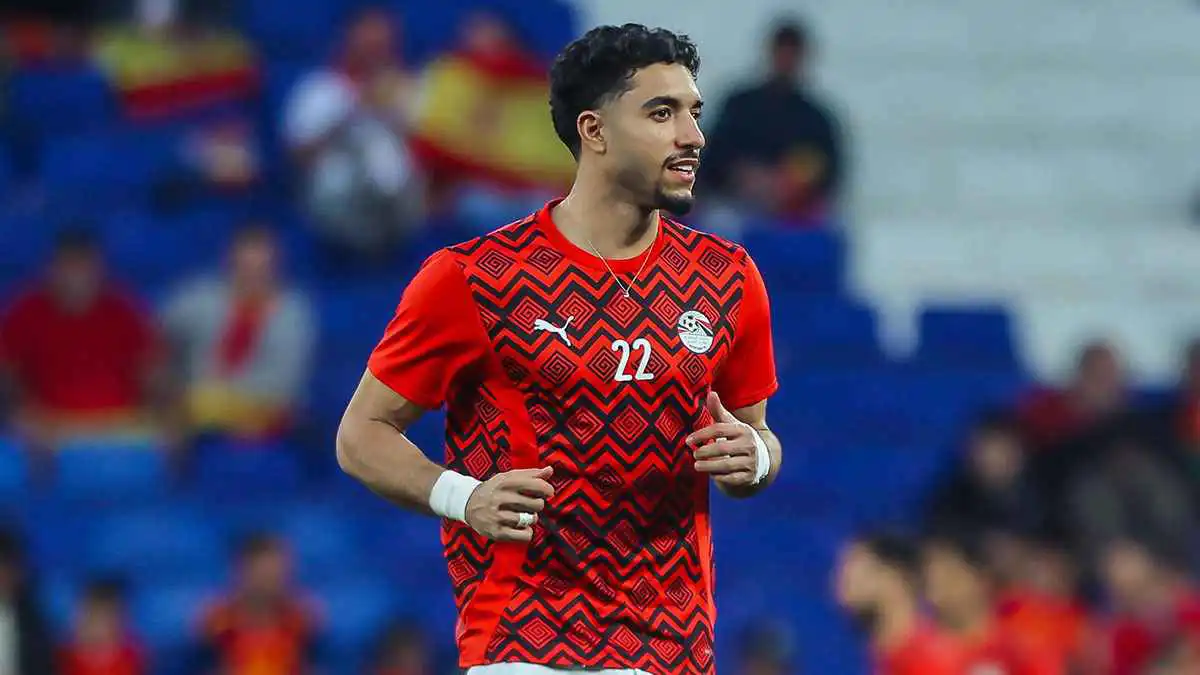 «وريث عرش صلاح».. 5 أسباب تقرّب عمر مرموش من برشلونة