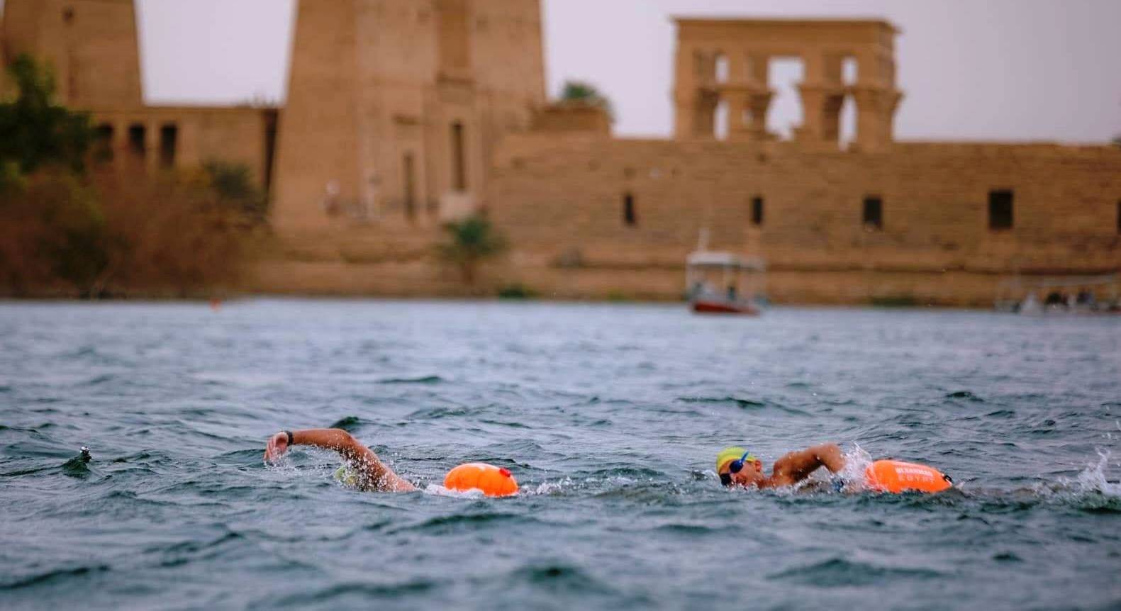 ألف سباح يشاركون في سباق المياه المفتوحة بأسوان