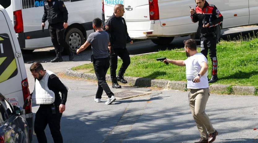 اشتباكات مسلحة قرب القنصلية الإسرائيلية في إسطنبول.. ومقتل وإصابة 5 (فيديو)