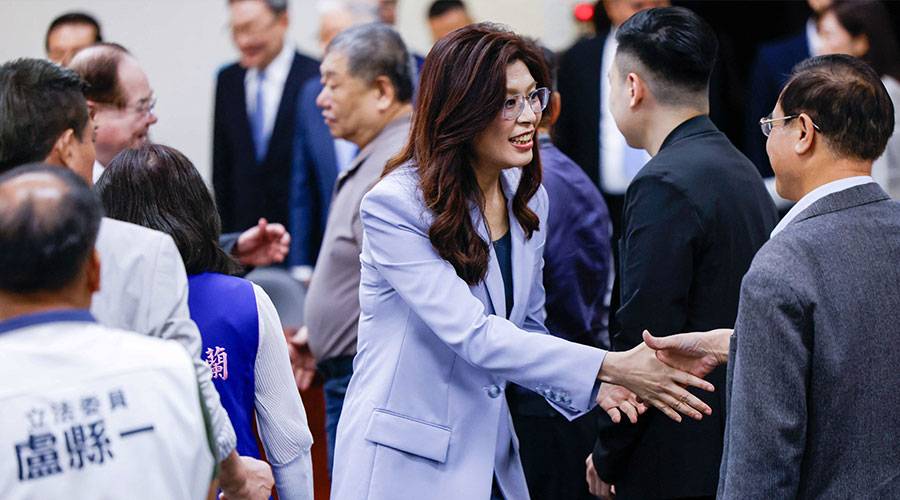 زعيمة المعارضة التايوانية تبدأ زيارة رسمية للصين