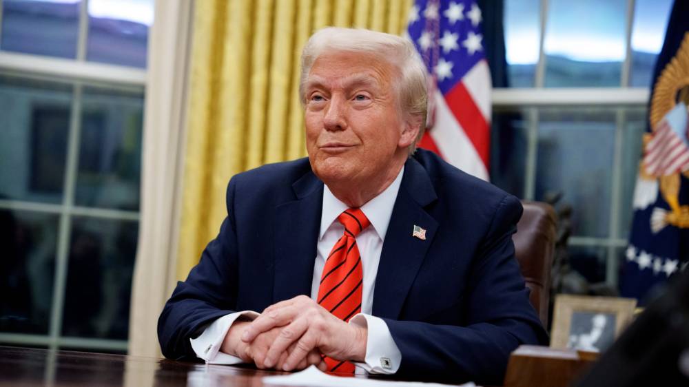 ترامب: 50% رسوماً جمركية فورية على أي دولة تزود إيران بالأسلحة