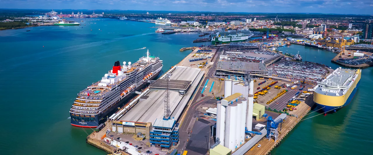 «دي بي ورلد» تنافس على صفقة موانئ بريطانية بـ 13 مليار دولار