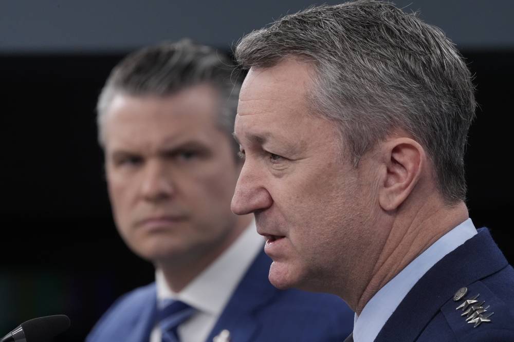 رئيس الأركان الأمريكي: وقف إطلاق النار مع إيران مؤقت ومستعدون للقتال