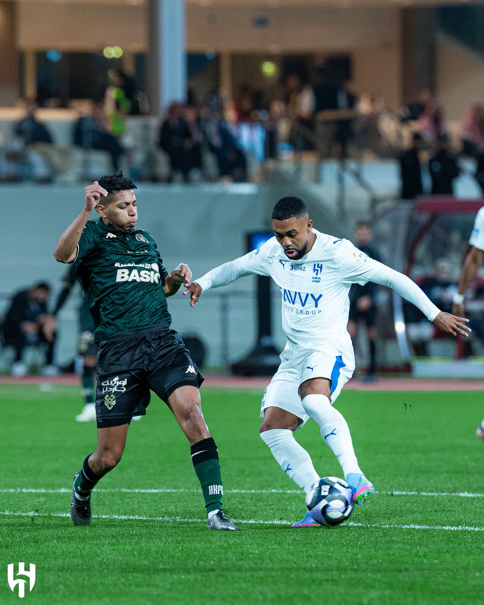 الهلال والأهلي يبحثان عن الانتصار أمام الخلود والفيحاء