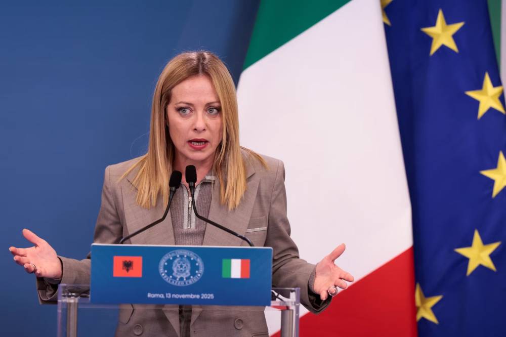 ميلوني: نعمل على استعادة الملاحة في هرمز