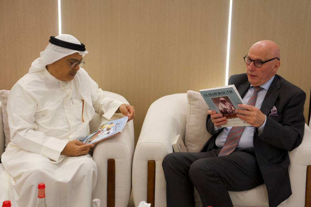 «الشارقة للتراث» يبحث التعاون مع «أرس للمكتبات» الأمريكية