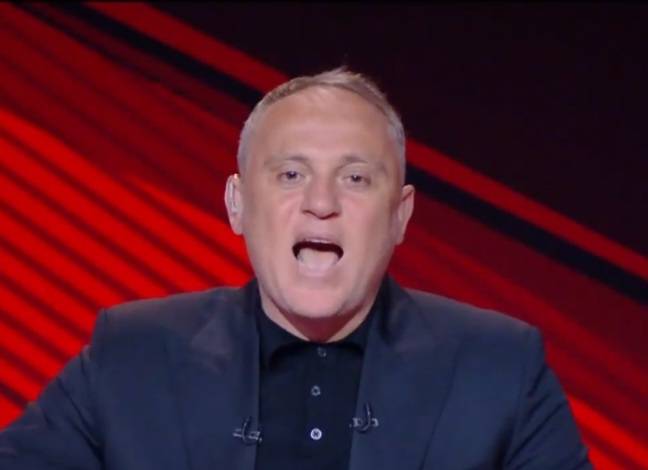 منع من الظهور واستدعاء للتحقيق.. تحركات رسمية ضد قناة الأهلي بسبب أسامة حسني