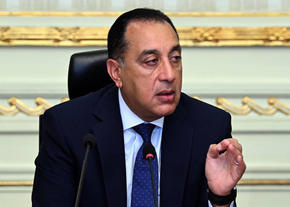 مد مواعيد غلق المحال في مصر لتصبح 11 مساءً حتى نهاية إبريل