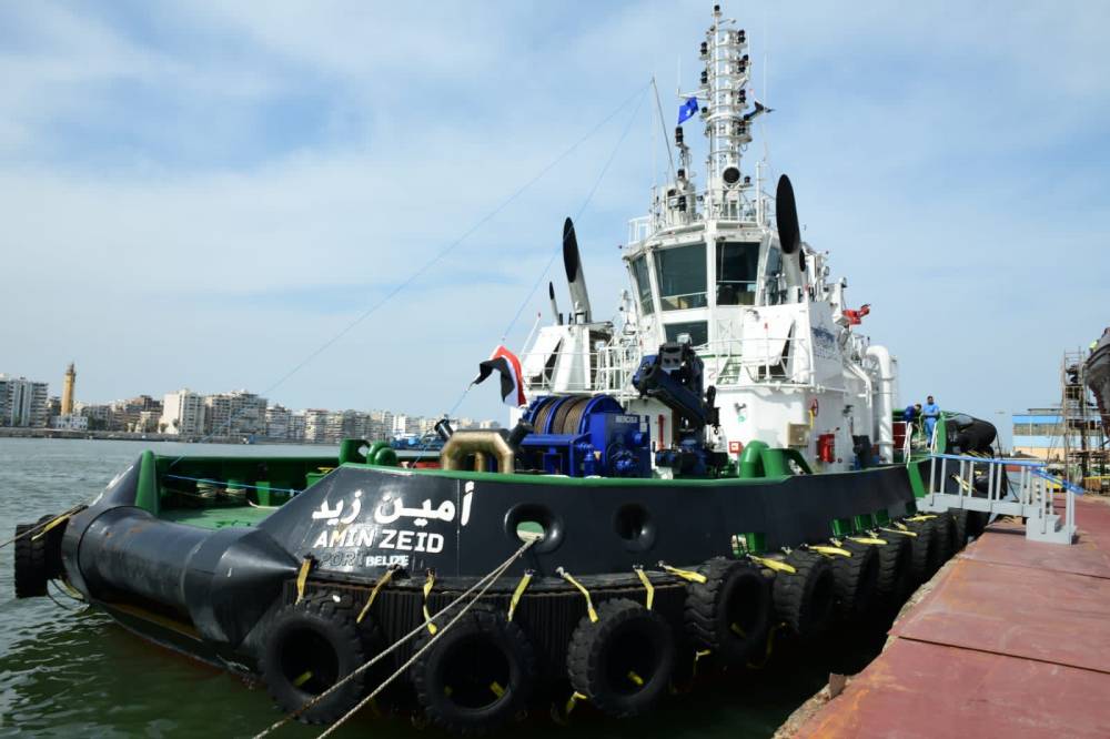 إنقاذ بحارة في خليج السويس من حريق