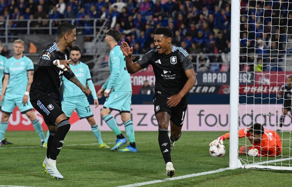 أولي واتكينز يحتفل