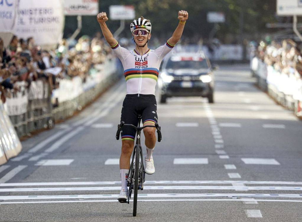 
   تادي بوجاتشار يحتفل بالفوز في منافسة سابقة 