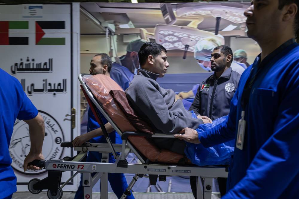 المستشفى الإماراتي العائم يستقبل مرضى جدداً من غزة (فيديو)