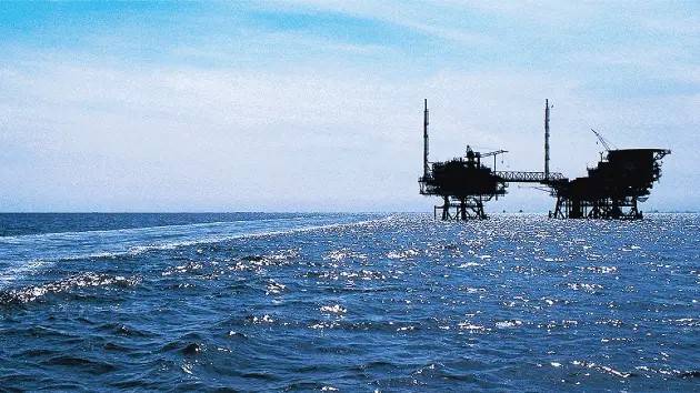 عمان تطرح 5 مناطق امتياز جديدة في النفط والغاز للتنافس