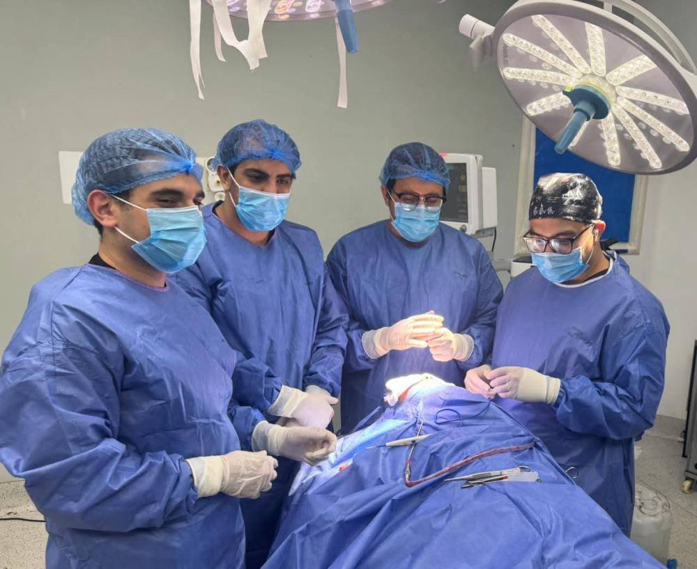 انقاذ طفل في مصر اخترق جسم معدني محجر عينه