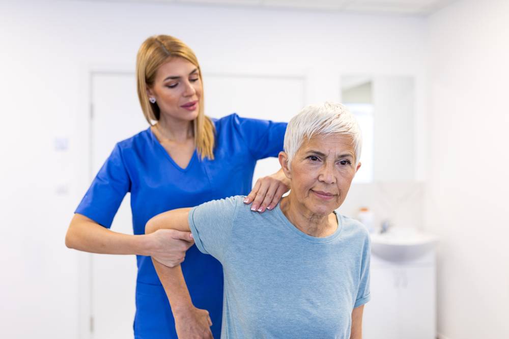 مشكلات الكتف.. آلام مُبرحةتعوق بساطة الحياة