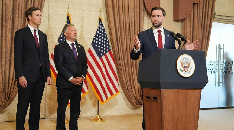 ترامب يفرض حصاراً بحرياً على مضيق هرمز لخنق إيران