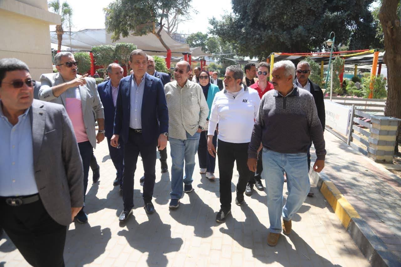 100 عارض في «زهور الربيع» بمصر