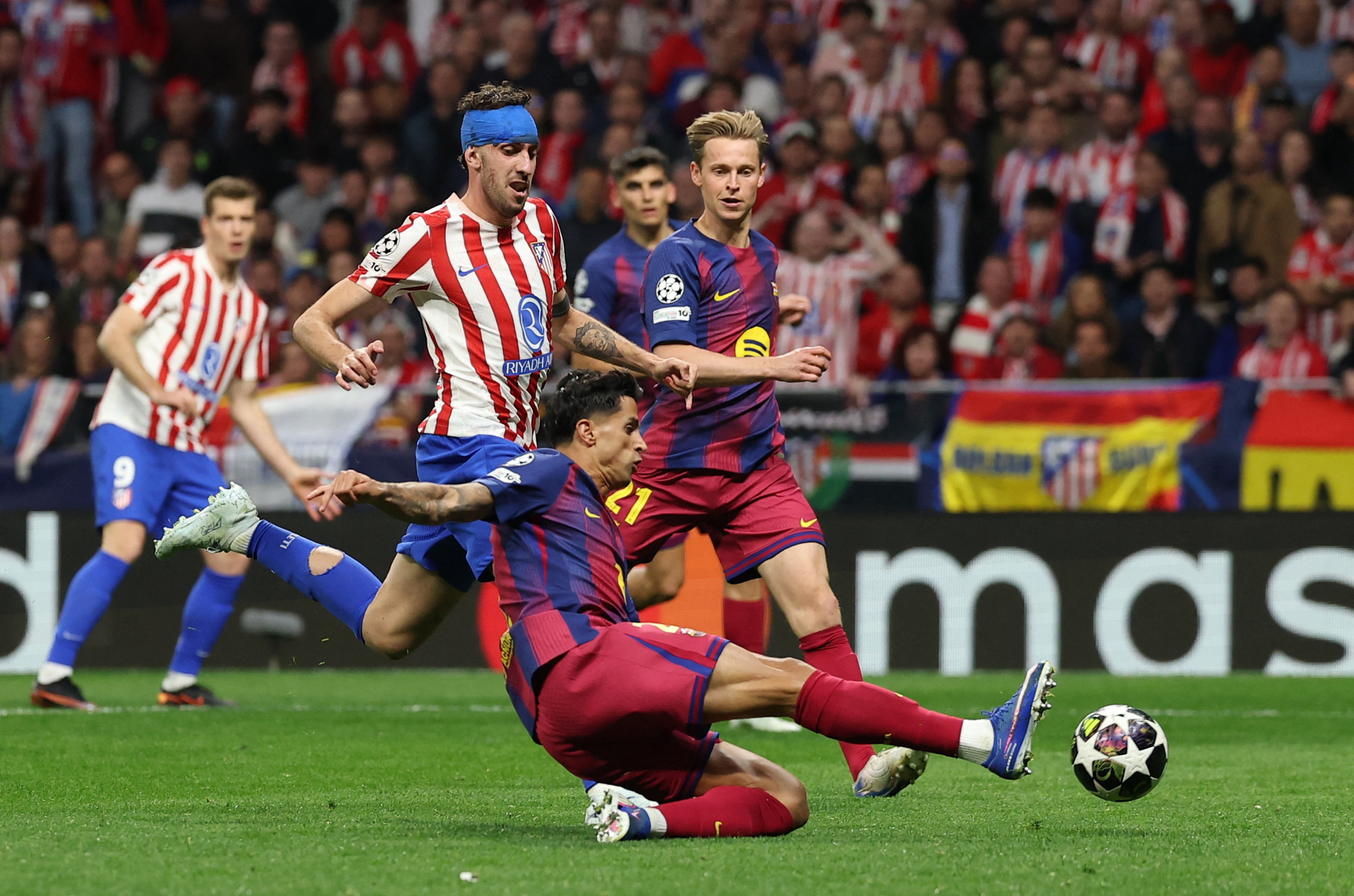 مواجهة دموية تقصي برشلونة من دوري أبطال أوروبا