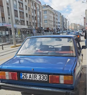 سيارة متهالكة تتصدر «التريند» في تركيا