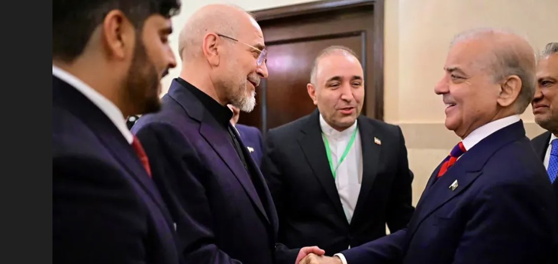 برئاسة قائد الجيش.. وفد باكستاني يزور إيران