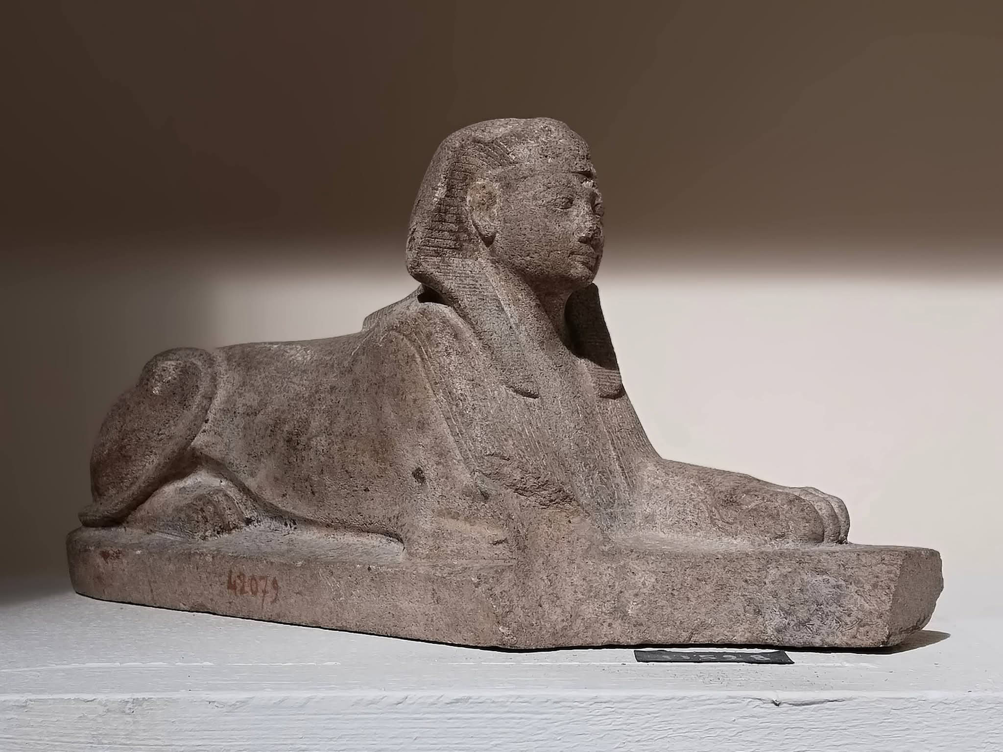 لغز «أبو الهول» المصنوع من حجر الثعبان