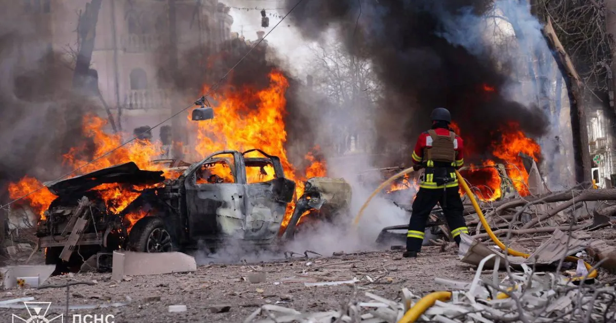 عشرات القتلى والجرحى ودمار إثر قصف صاروخي روسي على مدن أوكرانية