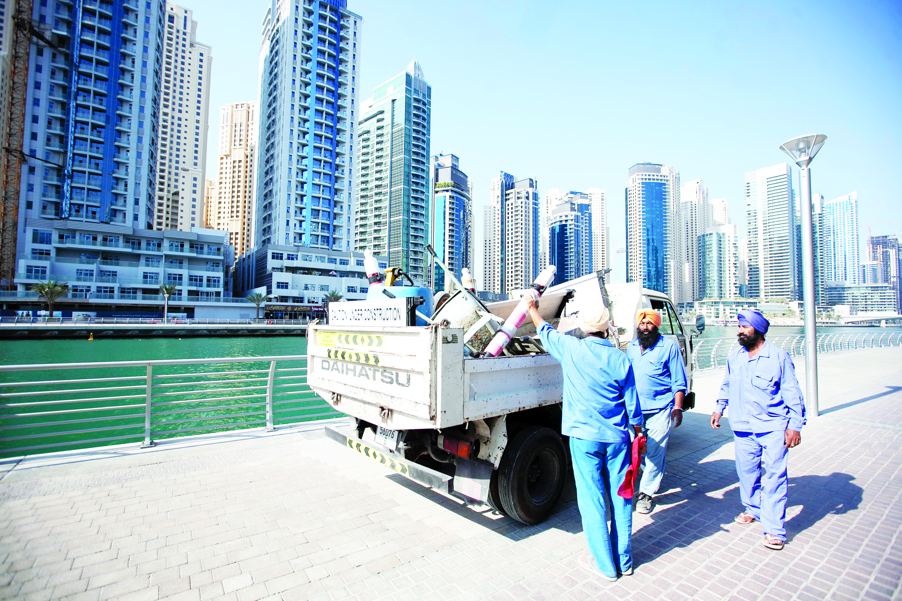 سوق العمل الإماراتي مستقر.. وأجور العاملين في مواعيدها المحددة