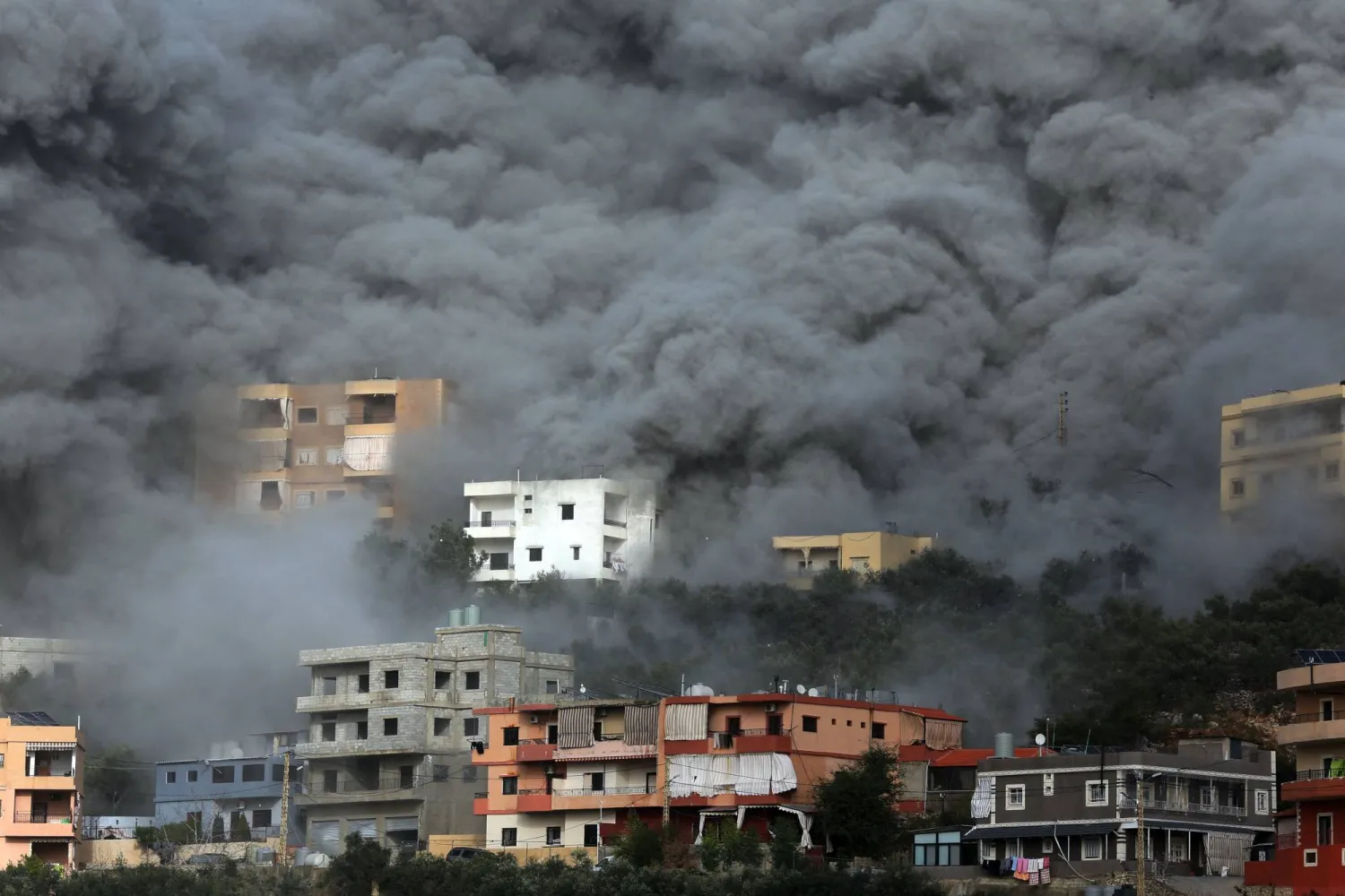 رغم هدنة ترامب.. الجيش اللبناني يتهم إسرائيل بانتهاك وقف إطلاق النار