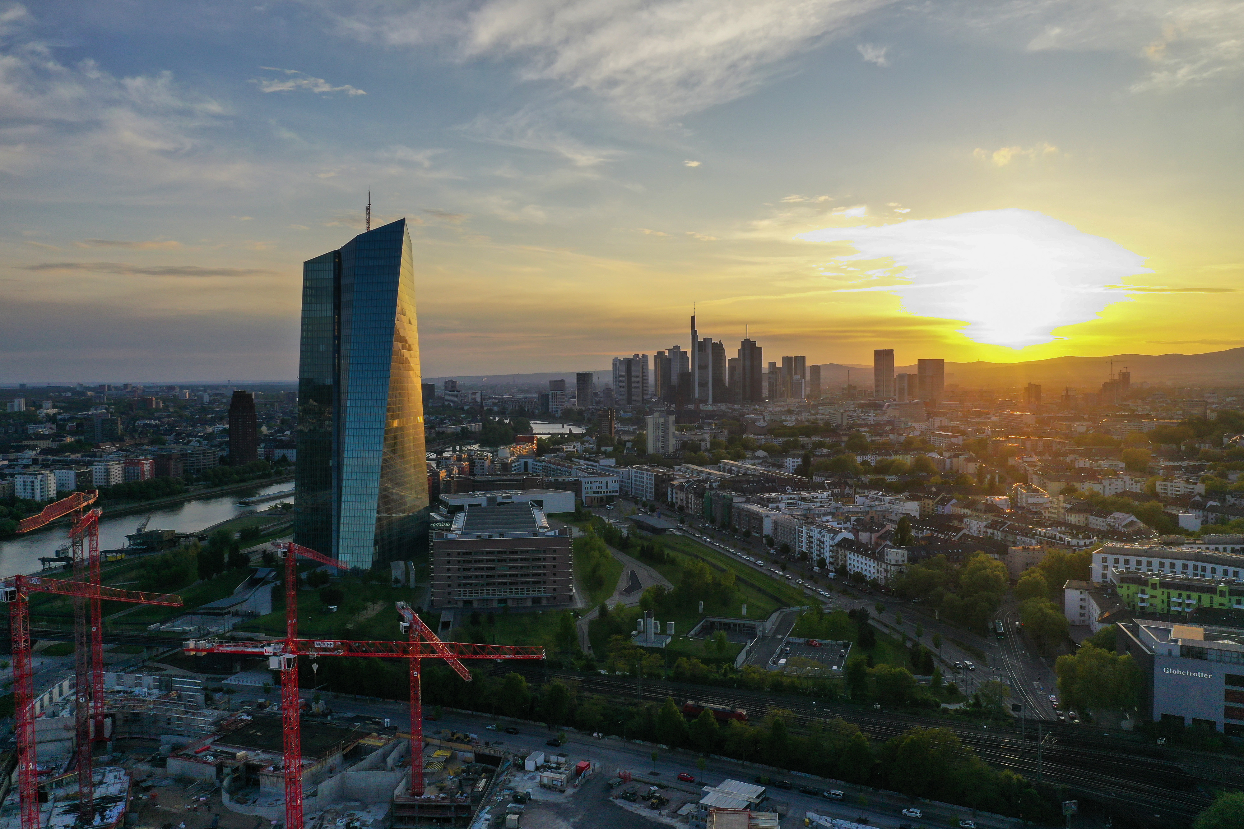 فرانكفورت ويبدو مقر المركزي الأوروبي