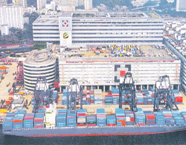 دبي تمتلك وتدير 'أكبر وأذكى' مبنى شحن في العالم