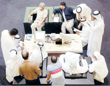 دخول مكثف للمؤسسات والحكومة والأجانب يحرك الأسهم منذ مطلع 2013