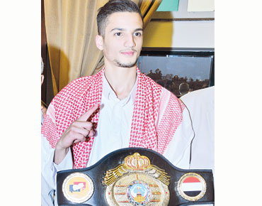 الحميقاني يتوج ببطولة العالم للملاكمة العربية