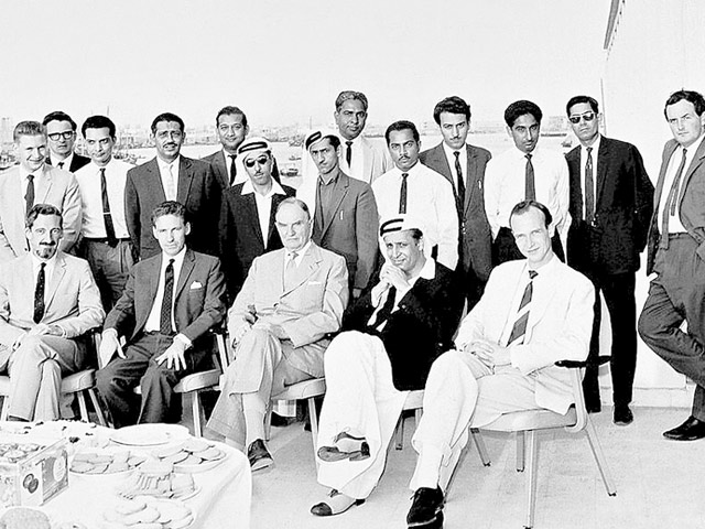 افتتاح أول بنك في دبي عام 1946