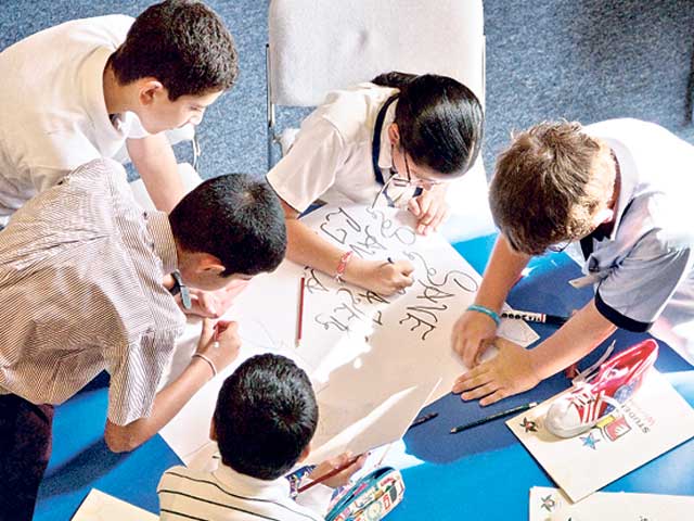 450 طالباً يشاركون في ورشة عمل مجموعة الإمارات البيئية
