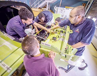 طيران الإمارات تنتج طائرتها الخاصة الثانية في 2014