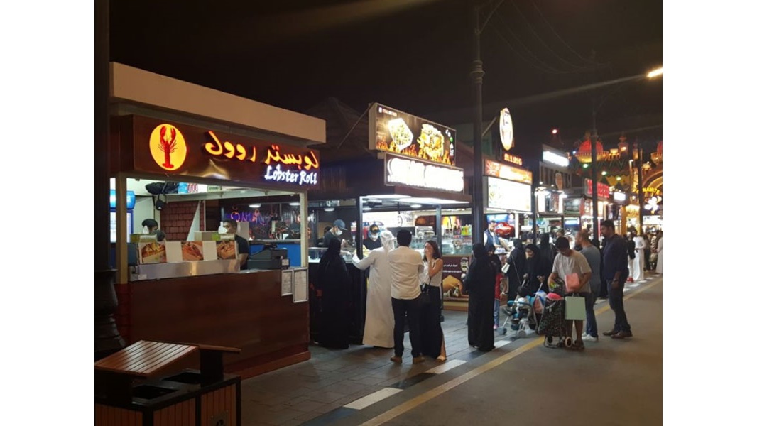 أكشاك الطعام.. «لقيمات» تتجاوز الحدود وتجمع الثقافات