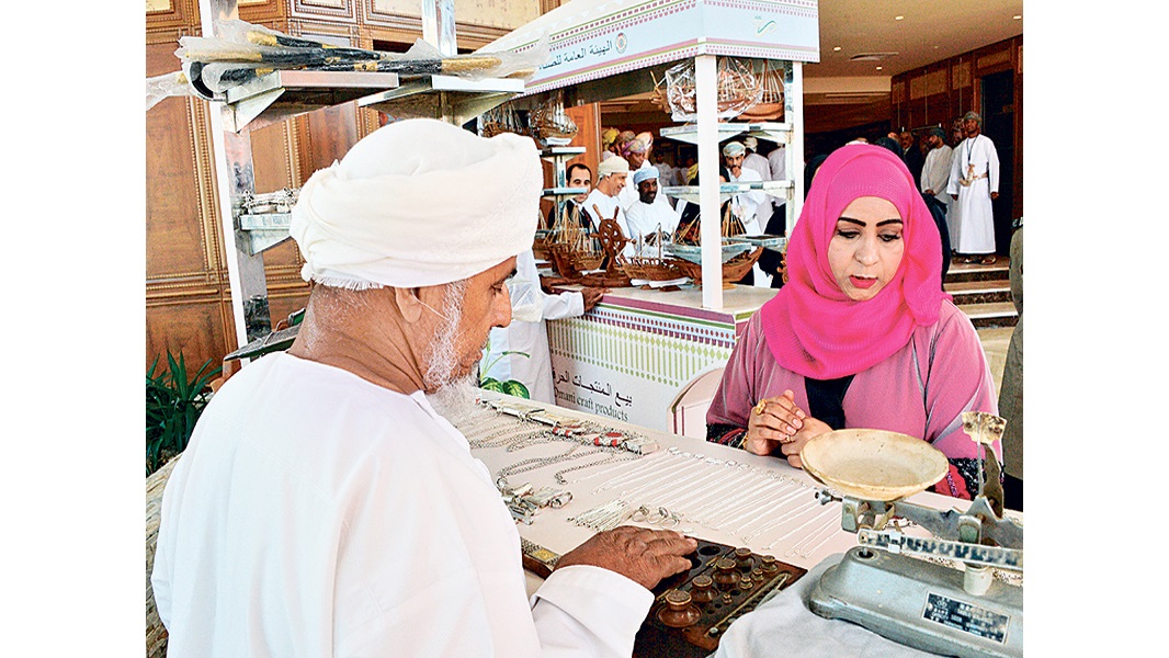 السيابية: خطة طموحة لتنمية الصناعات الحرفية