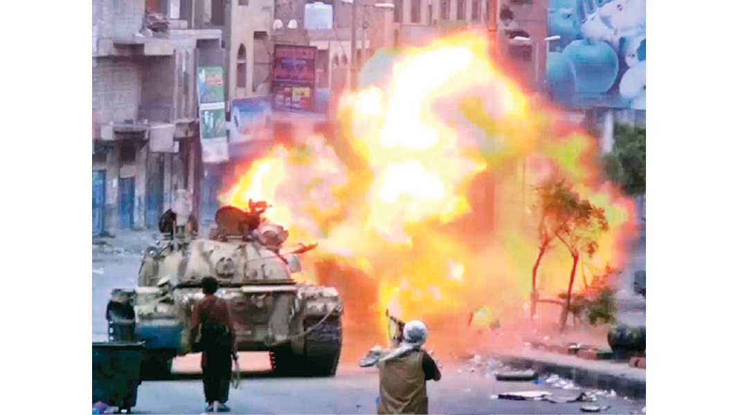 المقاومة الجنوبية تحبط تقدم المتمردين بغطاء من “عاصفة الحزم”